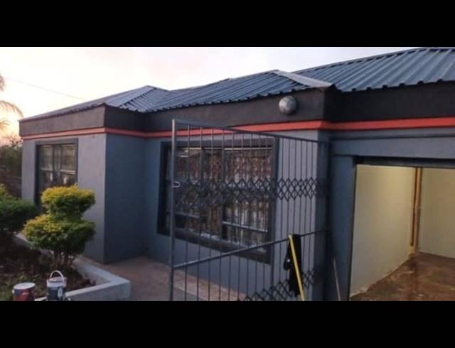 2 BEDROOM HOUSE FOR SALE IN MAKHUVHA